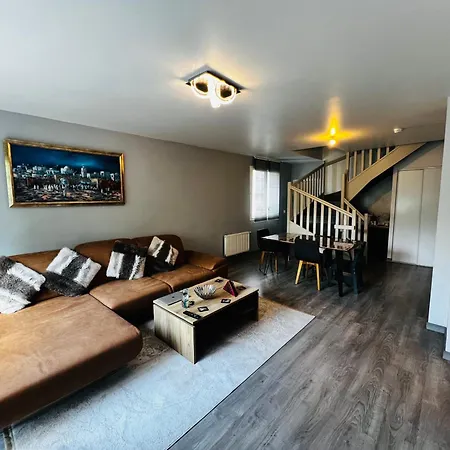 Luxury Apartment *